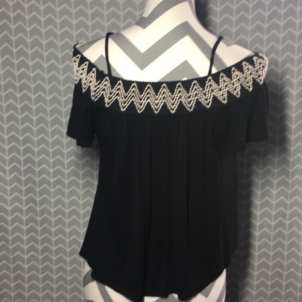 Off shoulder top - Picture 3 of 3